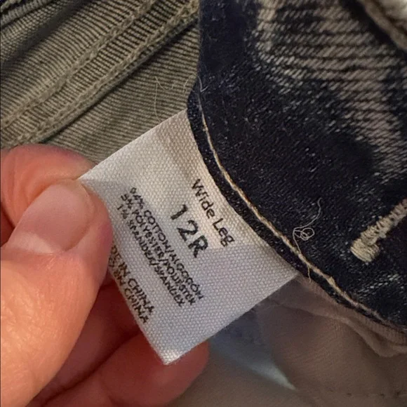 BKE Kids Light Blue Jeans - Picture 3 of 7